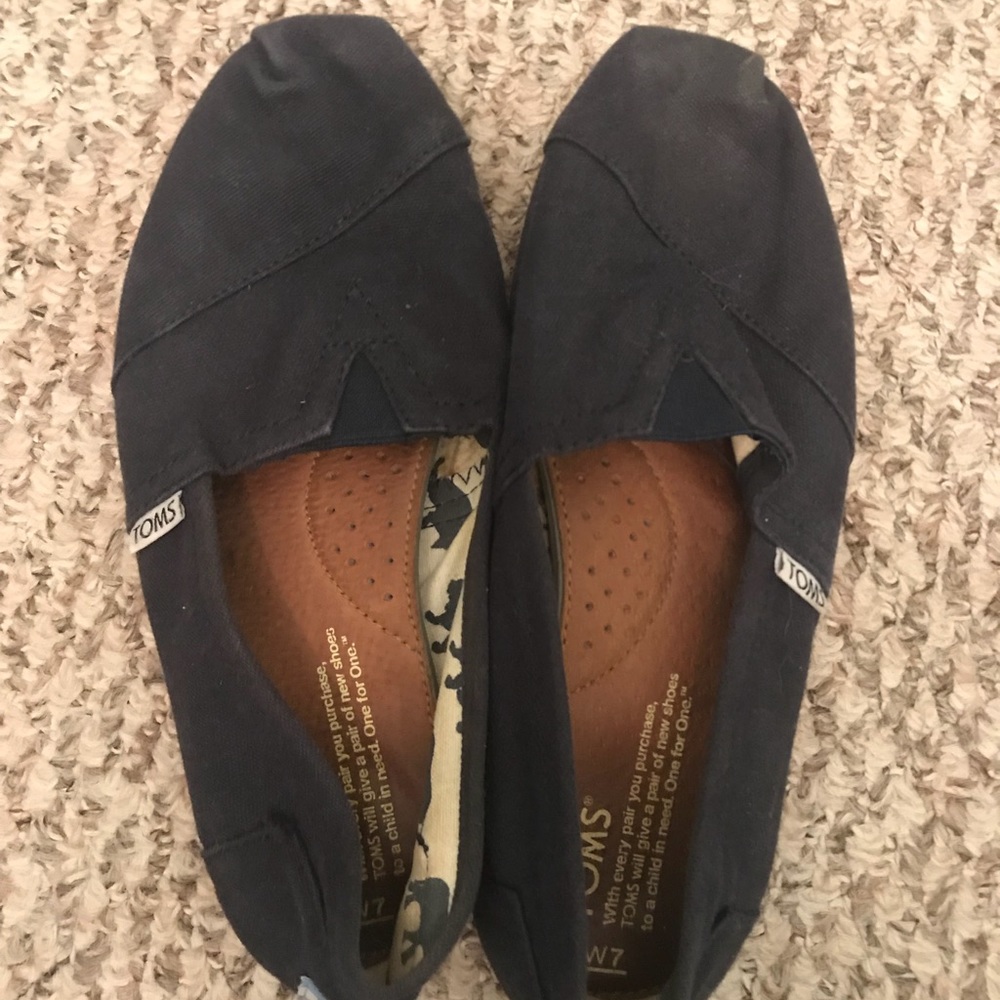 Toms